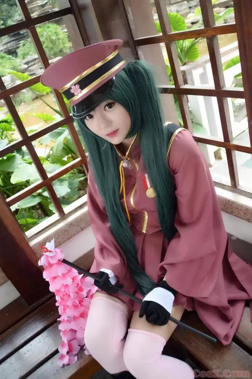 《C站·第273期》黑丝小女警你愿意吃她一枪么?