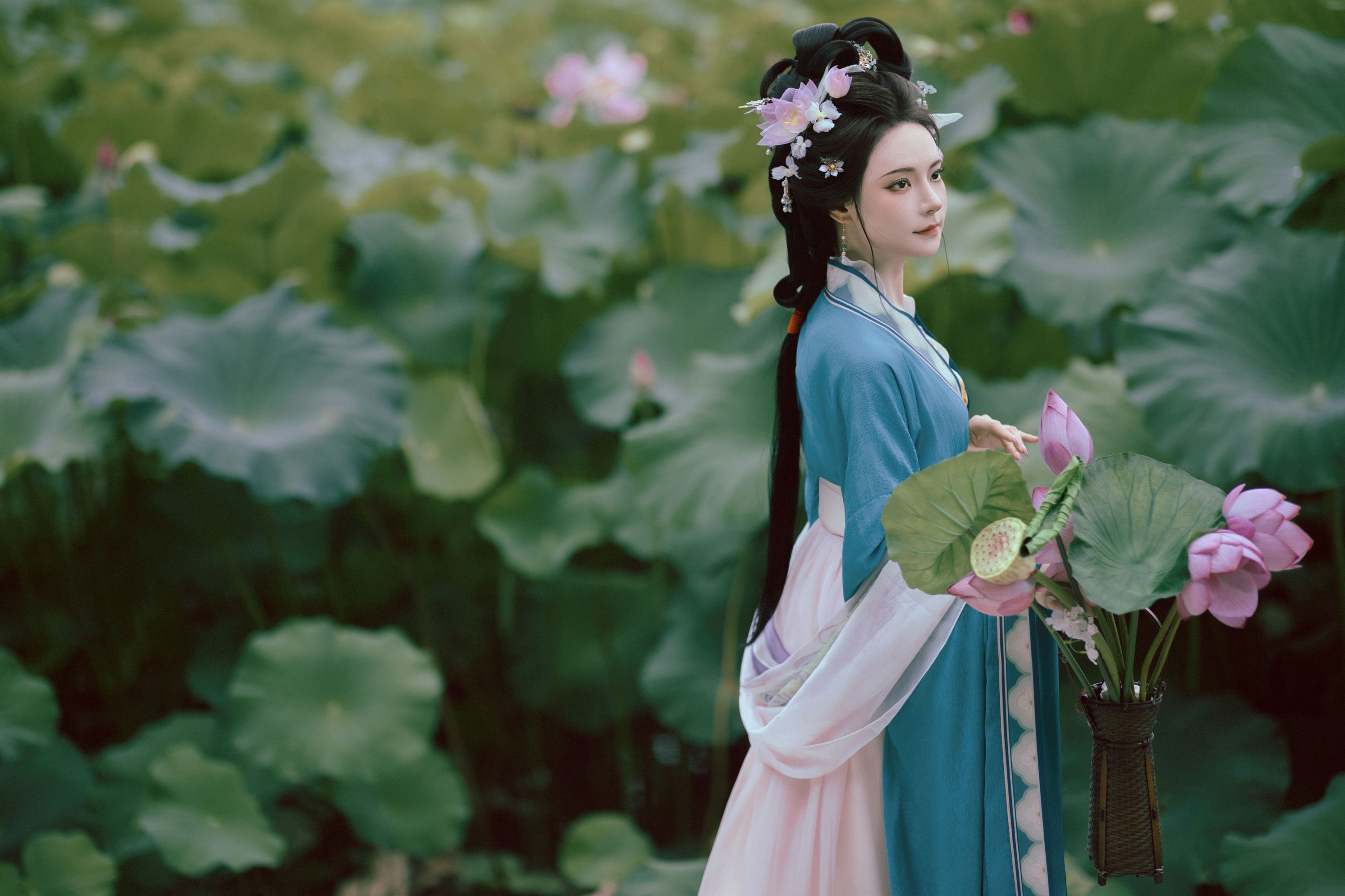 图片[1]-爱莫离 – 《荷香》[26P]-蜜私库