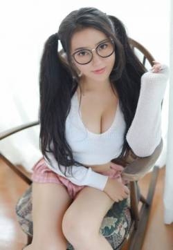 美胸萌妹玛鲁娜超短裙盖不住挺翘丰臀图片大全